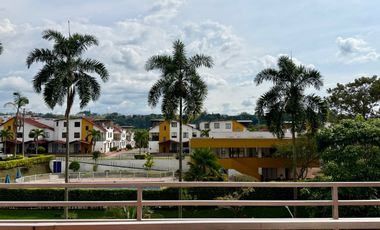 Magnífico apartamento en primer nivel con 2 alcobas y parqueadero cubierto. Av. Sur. Pereira - Colombia.