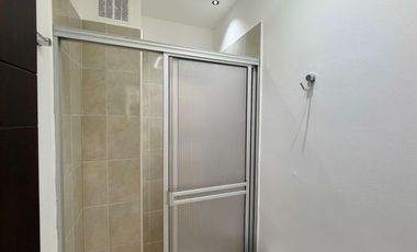 Magnífico apartamento en primer nivel con 2 alcobas y parqueadero cubierto. Av. Sur. Pereira - Colombia.