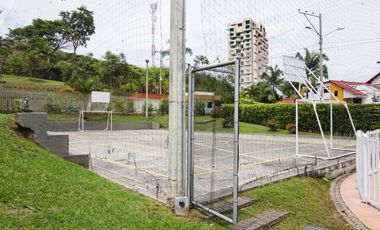 Magnífico apartamento en primer nivel con 2 alcobas y parqueadero cubierto. Av. Sur. Pereira - Colombia.
