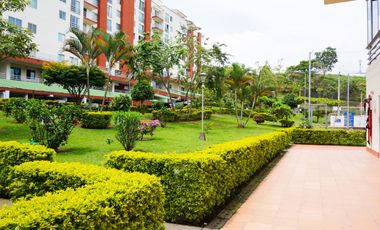 Magnífico apartamento en primer nivel con 2 alcobas y parqueadero cubierto. Av. Sur. Pereira - Colombia.