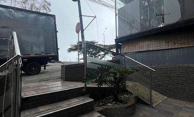 ARRIENDO LOCAL COMERCIAL/OFICINA EN CHIPRE, MANIZALES