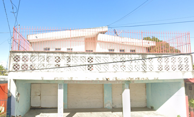 CASA EN VENTA CON LOCALES COMERCIALES EN CHETUMAL QUINTANA ROO DE REMATE