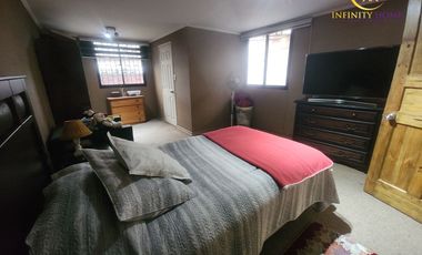 Amplia Casa esquina en Domingo Santa María Renca