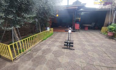 Amplia Casa esquina en Domingo Santa María Renca