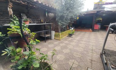 Amplia Casa esquina en Domingo Santa María Renca