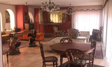 Venta de Casa Amplia, 5 Habitaciones, Bosmediano, Quito, Ecuador