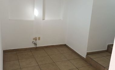 AMPLIA CASA EN RENTA FRACCIONAMIENTO JARDINES DELSUR, S.L.P.