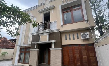 For Rent: 2-Storey House with Parking for 8 Cars in Banguntapan Area