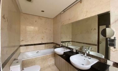 Disewakan Luxury Apartment Pantai Mutiara di Jakarta Utara - 3+1 Br Luas 255 M2 Siap Huni Jakarta Utara