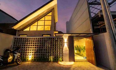 Villa industrial modern strategic gunung salak kerobokan bali