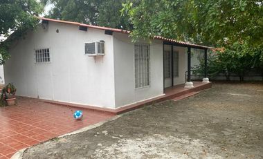 SE VENDE  CASA DE UNA PLANTA UBICADA EN LOS RANCHOS DE CRUCITA