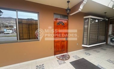 SE ARRIENDA CASA FULL EQUIPADA EN SECTOR CENTRO