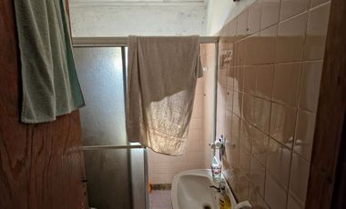 En venta: Casa + Dos locales comerciales