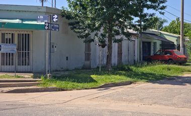 En venta: Casa + Dos locales comerciales
