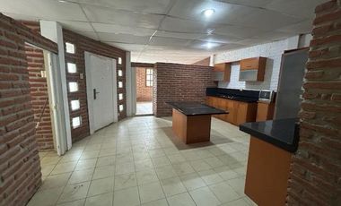 HERMOSA VILLA EN VENTA UBICADA EN LOS RANCHOS DE CRUCITA