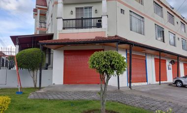 Chillos, Locales comerciales de venta en la principal Avenida de Inchalillo, 120 y 117m2