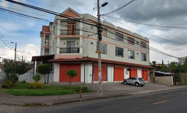 Chillos, Locales comerciales de venta en la principal Avenida de Inchalillo, 120 y 117m2