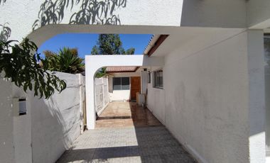 Gran Casa Sólida y Aislada | 4 Dormitorios + Quincho | Barrio Tranquilo