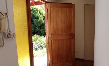 Gran Casa Sólida y Aislada | 4 Dormitorios + Quincho | Barrio Tranquilo