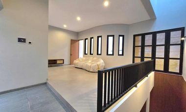 BRAND NEW VILLA 3BR WITH ROOFTOP FURNISHED BEST LOKASI DI NUSA DUA