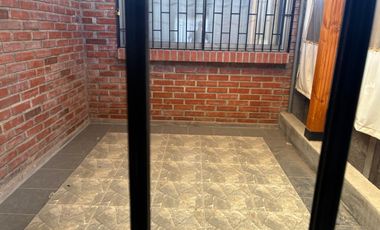 Casa Sólida y Aislada | 2 Dormitorios (Suite) | Espacios Techados