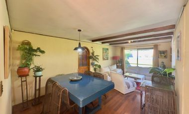 Se vende casa con terreno de 450m2 en condominio de Av. España, Curicó