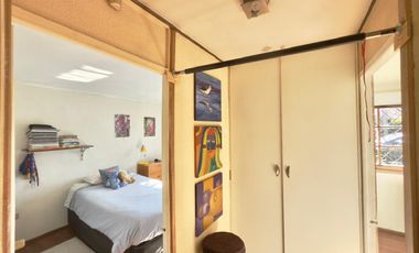 Se vende casa con terreno de 450m2 en condominio de Av. España, Curicó