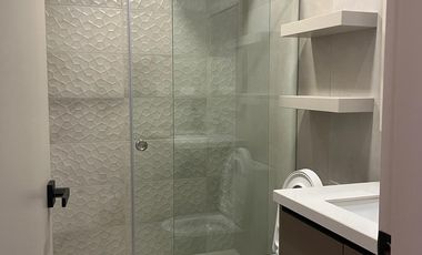 En Venta departamento de 2 dormtorios en Puertas del Sol - Cuenca