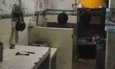 Disewakan rumah atau tanah cocok buat usaha lokasi sangat strategis