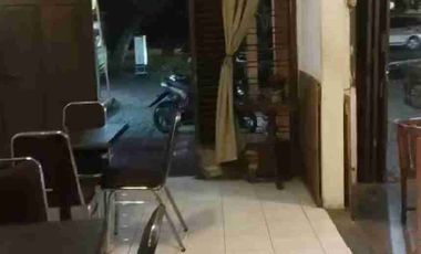 Disewakan rumah atau tanah cocok buat usaha lokasi sangat strategis