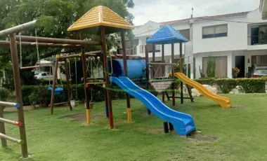 VENDEMOS CASA AMOBLADA EN EL CONJUNTO RESIDENCIAL PORTAL DE CASALOMA