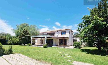 SE VENDE EXCLUSIVA CASA EN CONDOMINIO EL GOLF, RINCONADA DE LOS ANDES