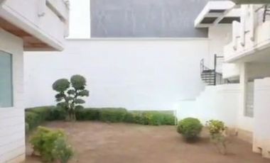 Dijual / Disewakan Rumah Mewah Dharmahusada Indah.  JALAN KEMBAR DALAM BISA BUAT KANTOR, SALON, TINGGAL dll TERAWAT BAGUS DEKAT GALAXY MALL