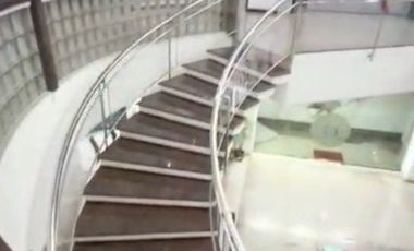 Dijual / Disewakan Rumah Mewah Dharmahusada Indah.  JALAN KEMBAR DALAM BISA BUAT KANTOR, SALON, TINGGAL dll TERAWAT BAGUS DEKAT GALAXY MALL