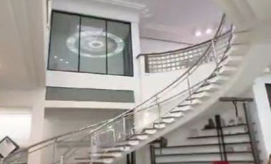 Dijual / Disewakan Rumah Mewah Dharmahusada Indah.  JALAN KEMBAR DALAM BISA BUAT KANTOR, SALON, TINGGAL dll TERAWAT BAGUS DEKAT GALAXY MALL