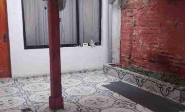 Venta de Amplia casa en calle Carreras Pinto