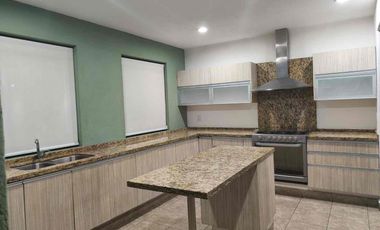 Hermosa casa en Renta dentro de Privada
