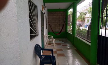 Oportunidad de Reventa: Casa Amplia Cerca de Todo – Playa, Centros Comerciales y Escuela