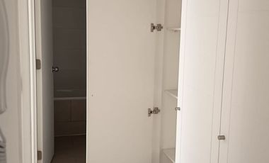 SE ARRIENDA DEPARTAMENTO TIPO 2D+1B+ESTACIONAMIENTO. SANTIAGO CENTRO