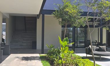 CASA EN VENTA ZONA SOLARES
