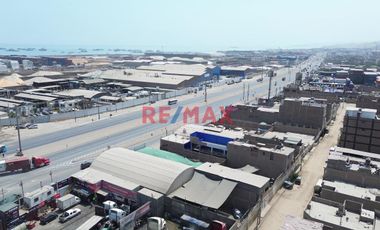 Terreno En Esquina 355M2 En El Corazon De Oquendo