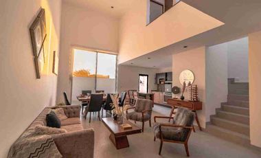 MAYORCA RESIDENCIAL CASA EN VENTA CON RECAMARA Y BAÑO EN PLANTA BAJA Y JARDIN AMPLIO ZONA SUR ESTE LEON