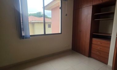 Ciudad Colon, Se renta linda casa 4 Dormitorios sin muebles