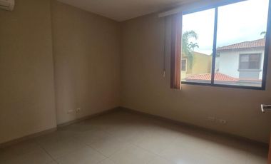 Ciudad Colon, Se renta linda casa 4 Dormitorios sin muebles