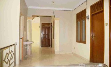 Rumah 2 Lantai di Kayu manis Matraman Jakarta Timur