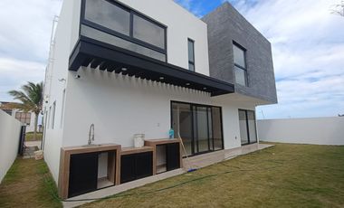 CASA EN VENTA EN RESIDENCIAL LAS OLAS EN LA RIVIERA VERACRUZANA