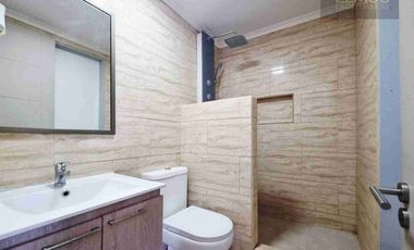 SE VENDE MODERNA CASA EN LOS ANDES