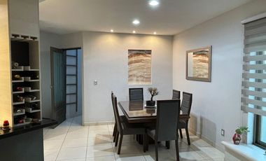 CASA CON SALON PARA EVENTOS EN VENTA