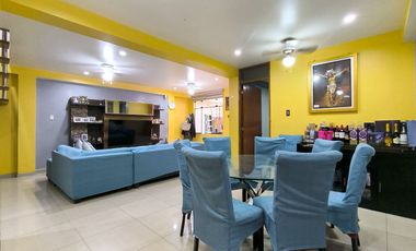 Venta De Moderna Casa Con 5 Habitaciones