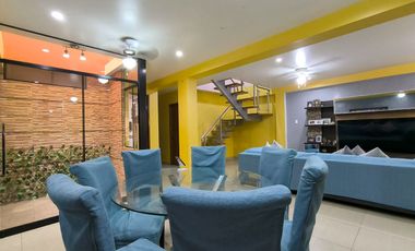 Venta De Moderna Casa Con 5 Habitaciones